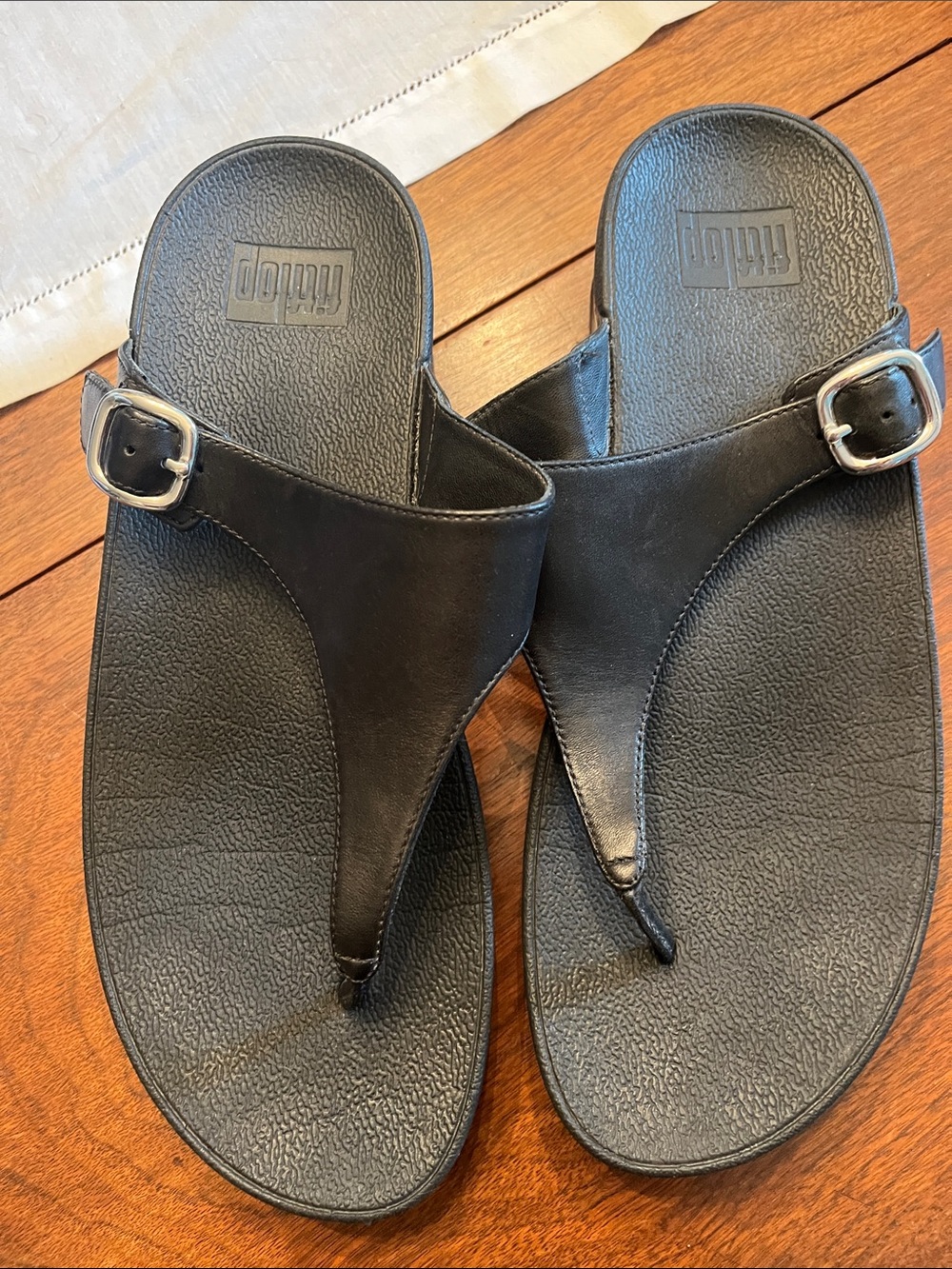 Fitflop Black Leather Buckle Thong Sandals
